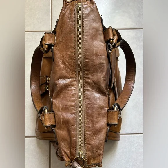 Chloé Bay leather tote bag in a distressed brown color - Picture 8 of 16